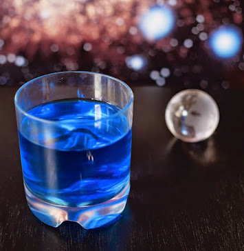 Even Steampunks like Romulan ale.